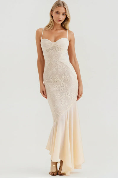 Sukienka Maxi z Marszczeniem i Koronką