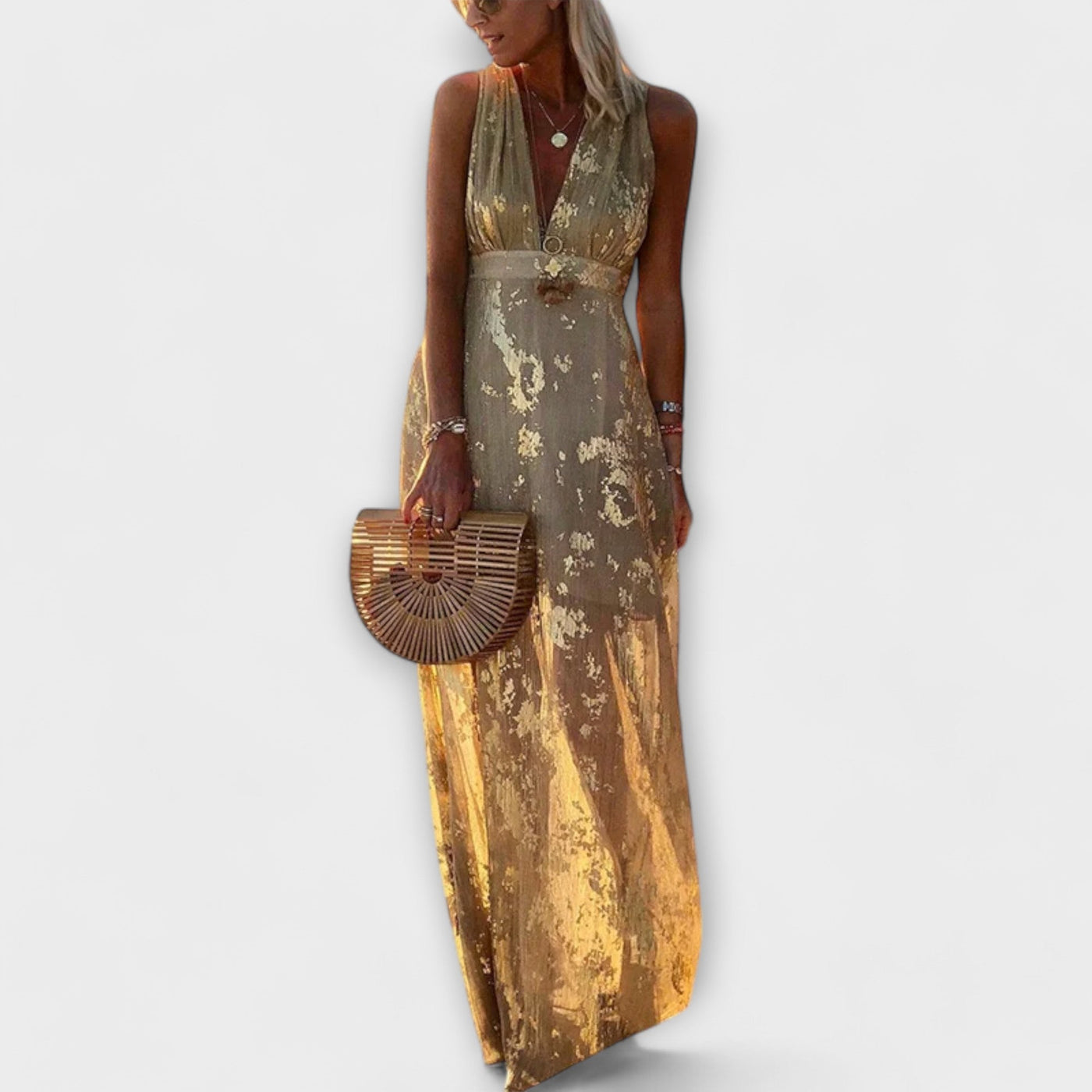 Sukienka z dekoltem w serek z cekinami